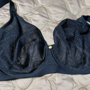 Black. Bra understance 44DDD. No padding